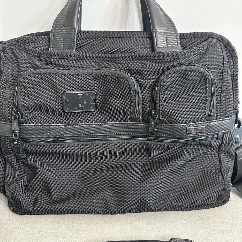 Tumi alpha 2 black expandable laptop briefcase bag 26141D2 - Picture 6 of 16